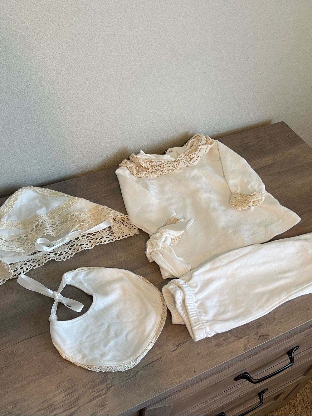 Isil Lace Baby 5pc Outfit Set